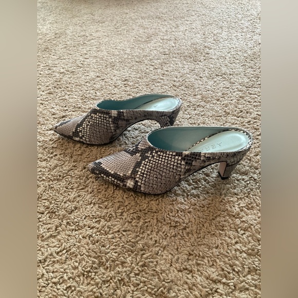 Aera Snakeskin Print Mules. Size 6.5. NWOT - Picture 6 of 8